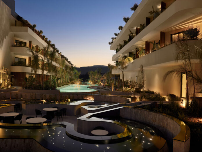 1761124650_20250624_YK_XOcapearnna179527