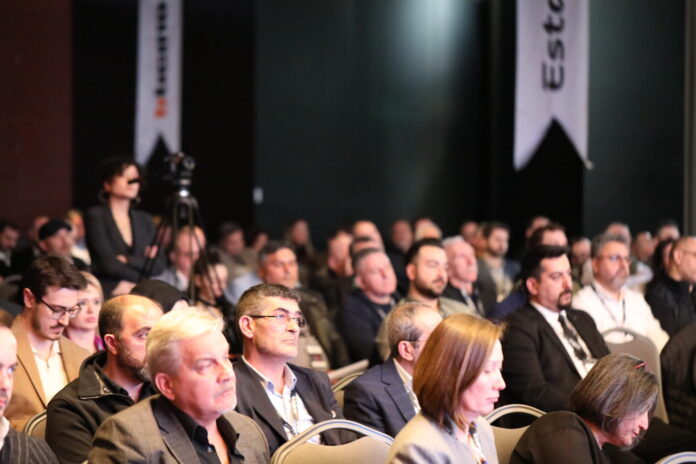 1769760782_Legrand_Tu__rkiye_Grubu_Geleneksel_Bayi_Toplant__s__nda_I__s___Ortaklar__yla_Bulus__tu.JPG.