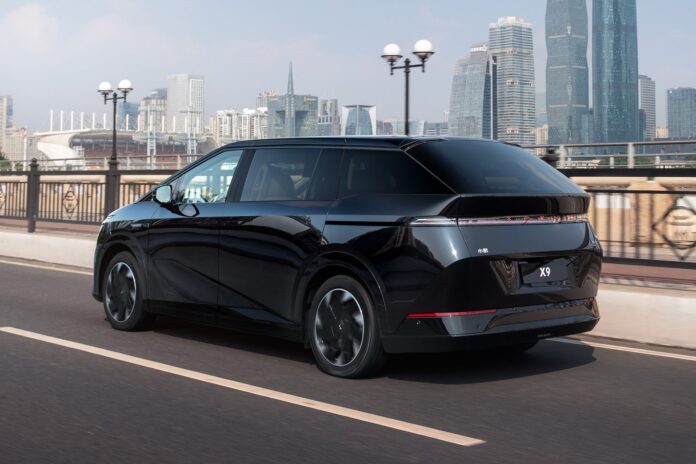 xpeng-x9-china-2023-01-min